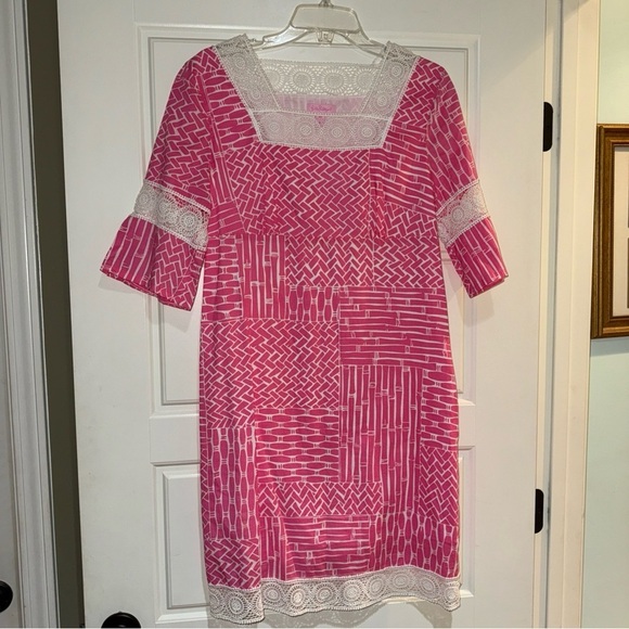 Lilly Pulitzer Dresses & Skirts - Lilly Pulitzer Geometric Pink and Cream Mini Dress m 10 lace crochet